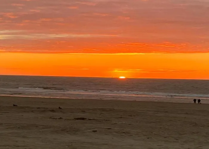 In Near The Seafront Apartment *